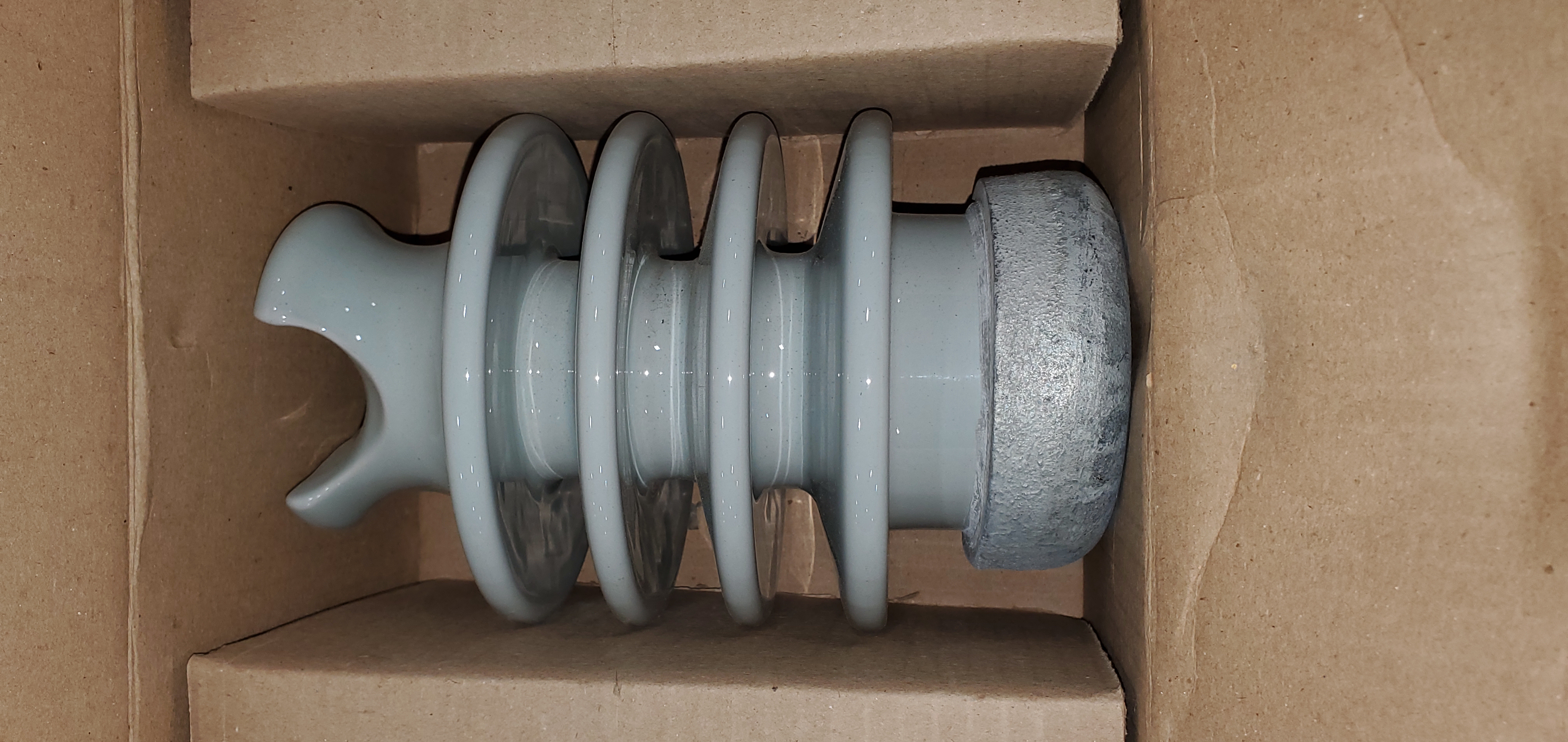 INSULATOR, LINE POST 25KV W/O STUDS